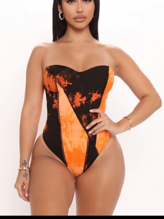 Fashion Nova Tops - Fashion Nova Orange & Black Strapless Sweetheart Tie-Dye Bodysuit